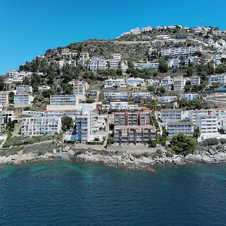 In With Beachfront Views Apartamento