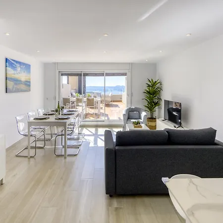 In With Beachfront Views * Roses