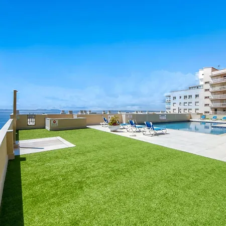 Apartment In With Beachfront Views Roses