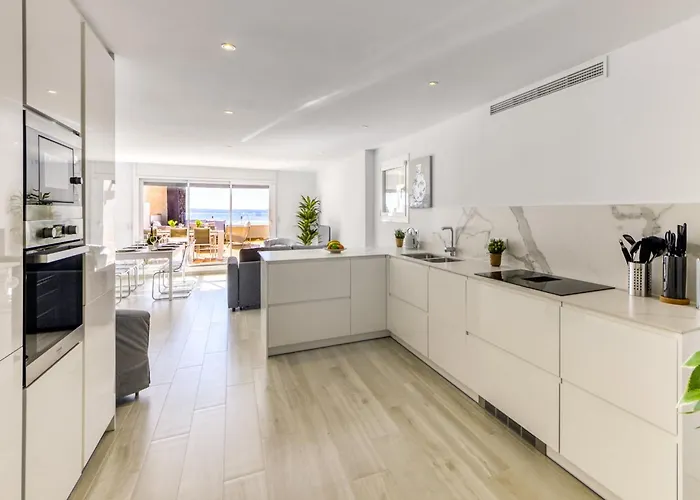 In With Beachfront Views Apartment Roses