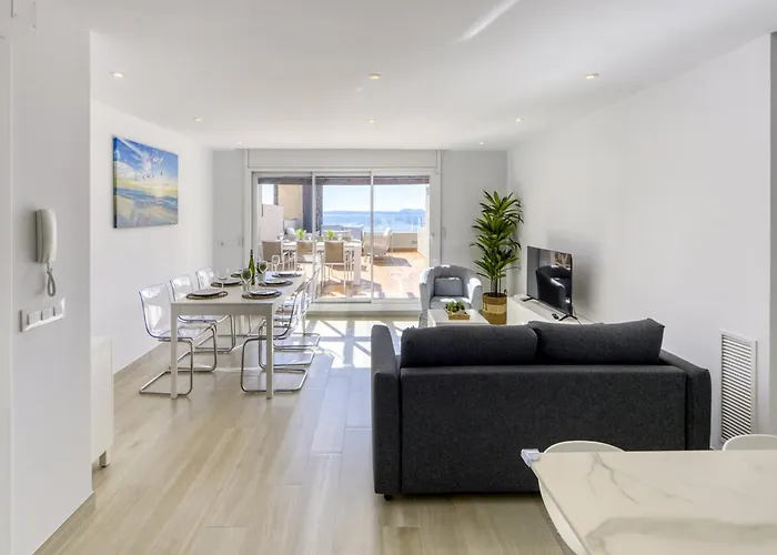 In With Beachfront Views * Roses