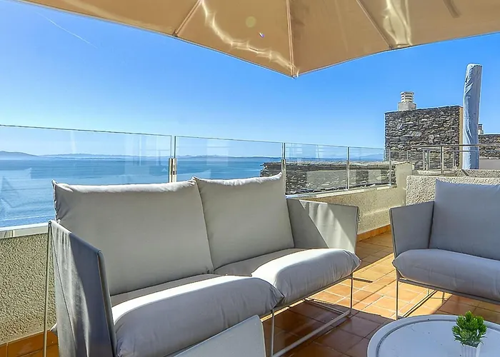 Apartment In With Beachfront Views *
