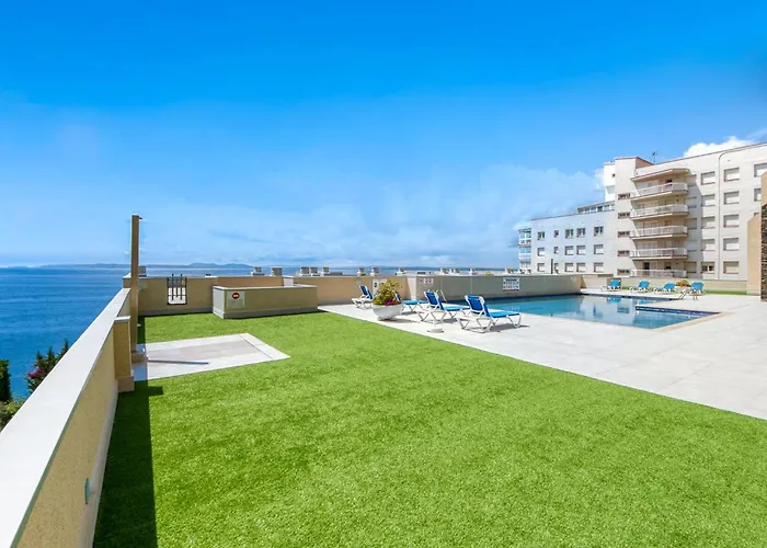Apartment In With Beachfront Views Roses