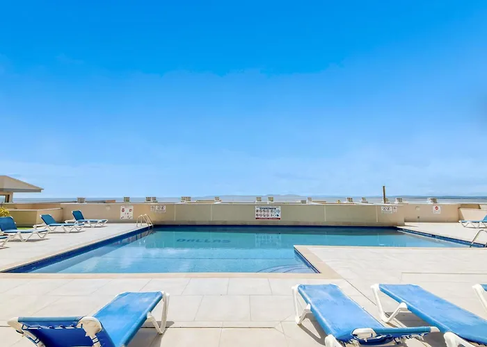 In With Beachfront Views * Roses