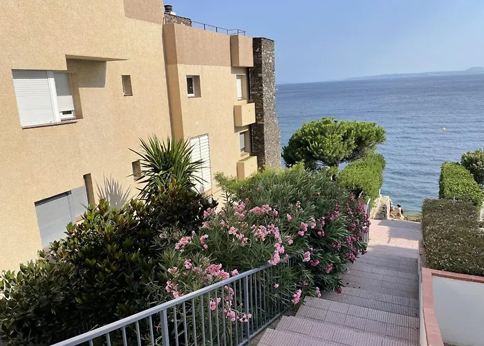 In With Beachfront Views * Roses